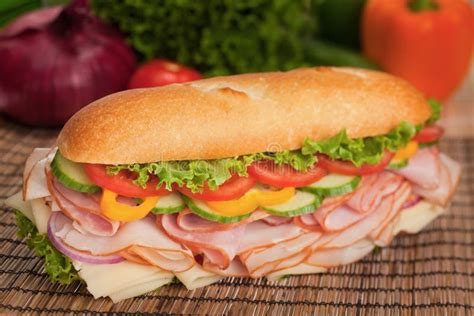 How much fat is in ham and turkey sandwich - calories, carbs, nutrition