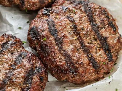 How much fat is in hamburger patty - calories, carbs, nutrition