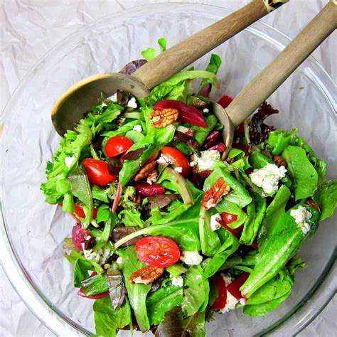 How much fat is in harvest beet and blue cheese salad - calories, carbs, nutrition