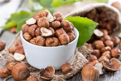 How much fat is in hazelnut - calories, carbs, nutrition