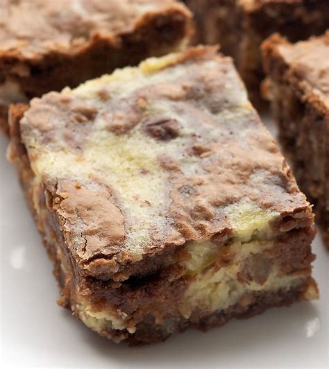 How much fat is in hazelnut cream cheese brownies - calories, carbs, nutrition