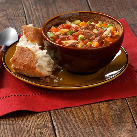 How much fat is in hearty beef vegetable soup 16 oz - calories, carbs, nutrition