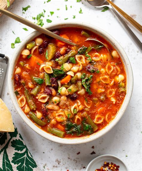 How much fat is in hearty italian minestrone cup-a-soup - calories, carbs, nutrition