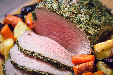 How much fat is in herb crusted roast beef - calories, carbs, nutrition