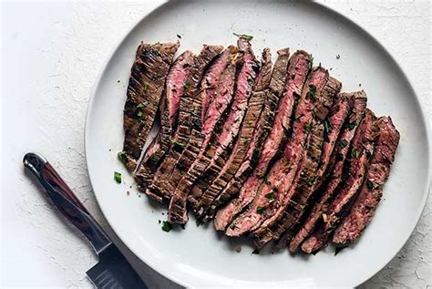 How much fat is in herb marinated flank steak - calories, carbs, nutrition