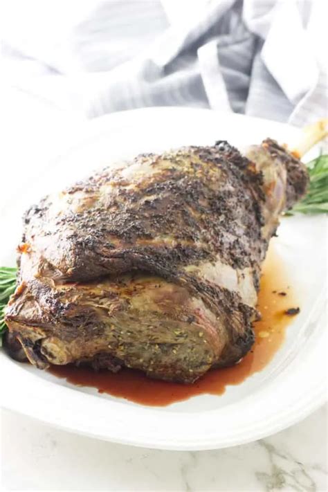 How much fat is in herb roast leg of lamb with gravy - calories, carbs, nutrition