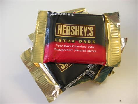 How much fat is in hershey's sticks - extra dark - calories, carbs, nutrition