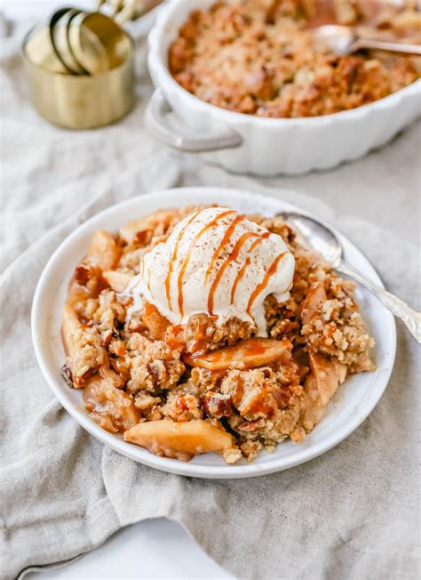 How much fat is in honey apple crumble - calories, carbs, nutrition