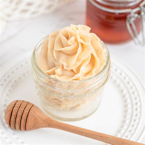 How much fat is in honey butter, whipped - calories, carbs, nutrition