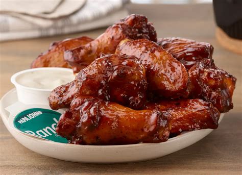 How much fat is in honey chipotle wings - calories, carbs, nutrition