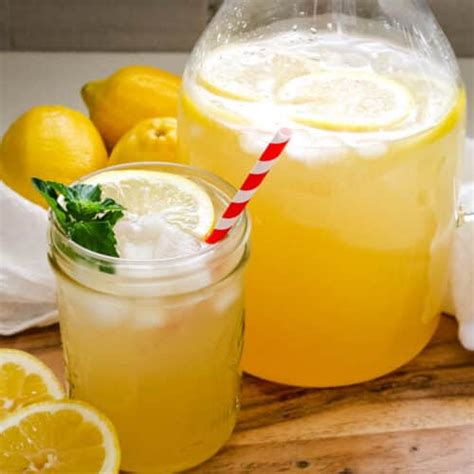 How much fat is in honey lemonade - calories, carbs, nutrition