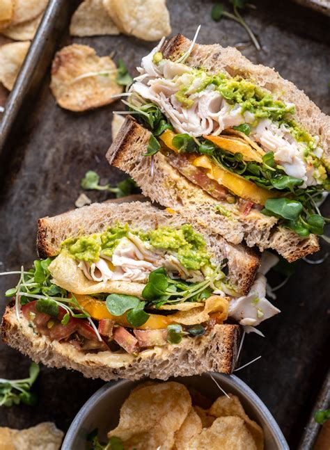 How much fat is in honey mustard turkey pita sandwich - calories, carbs, nutrition