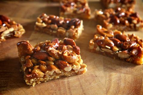 How much fat is in honey nut squares - calories, carbs, nutrition