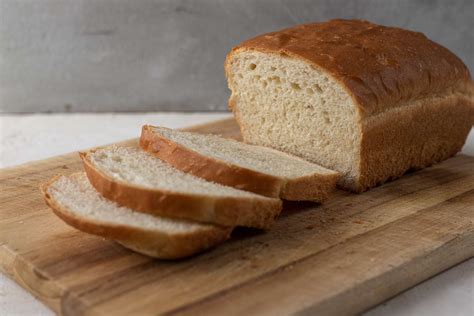 How much fat is in honey white bread - calories, carbs, nutrition