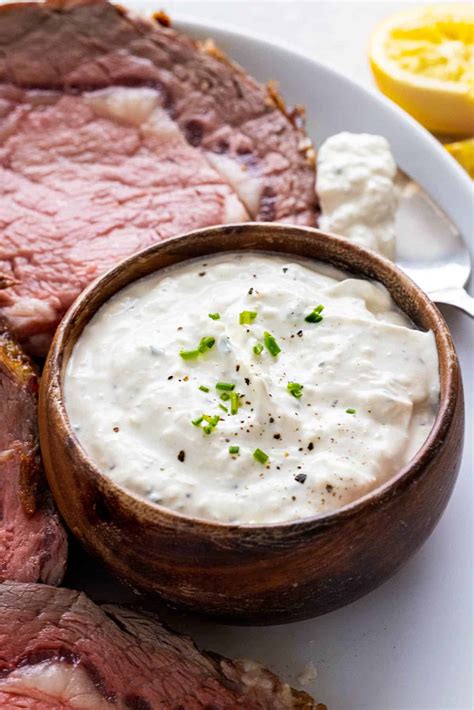 How much fat is in horseradish sauce - calories, carbs, nutrition