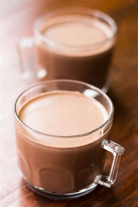 How much fat is in hot chocolate - short - whole milk - no whipped cream - calories, carbs, nutrition