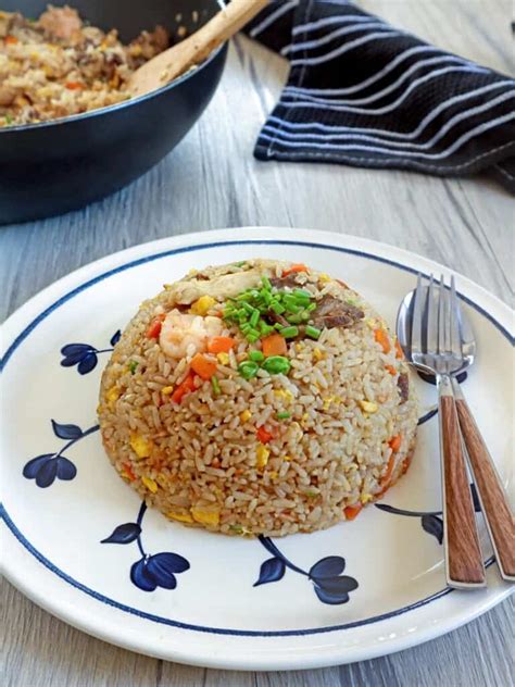 How much fat is in house special fried rice - calories, carbs, nutrition