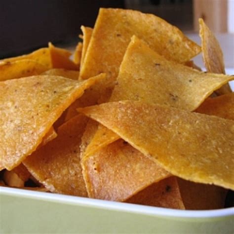 How much fat is in house tortilla chips - calories, carbs, nutrition