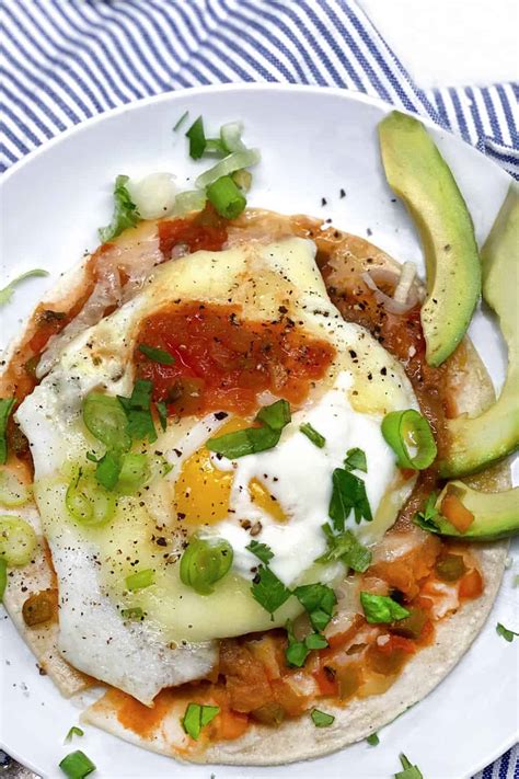 How much fat is in huevos rancheros - calories, carbs, nutrition