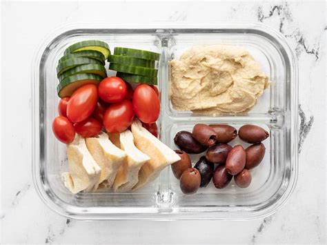 How much fat is in hummus and vegetable box - calories, carbs, nutrition