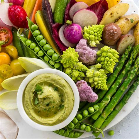 How much fat is in hummus cup with crudites - calories, carbs, nutrition