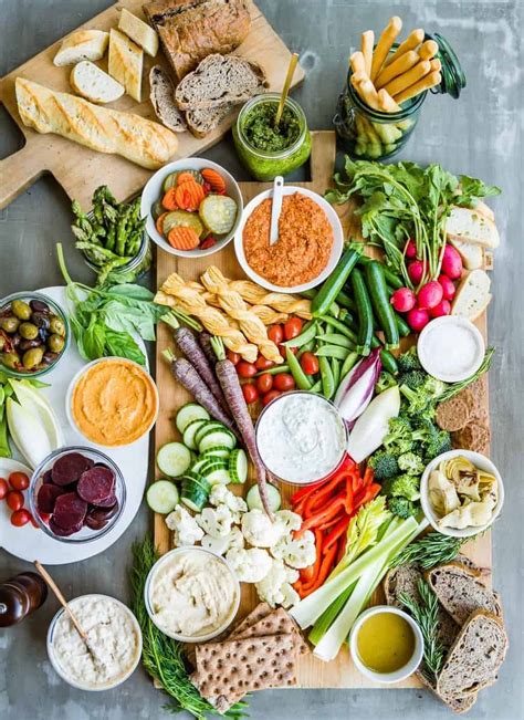 How much fat is in hummus platter with crudites - calories, carbs, nutrition