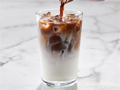 How much fat is in iced vanilla macchiato (tall) - calories, carbs, nutrition