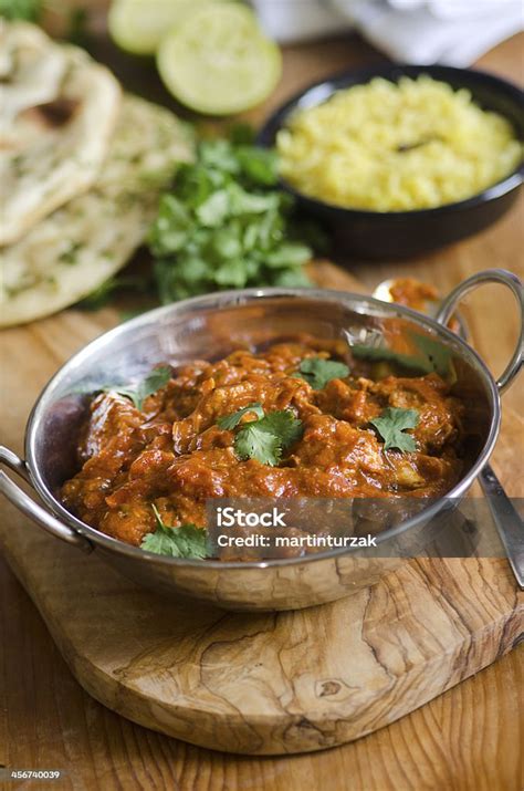 How much fat is in indian chicken balti with basmati rice - calories, carbs, nutrition