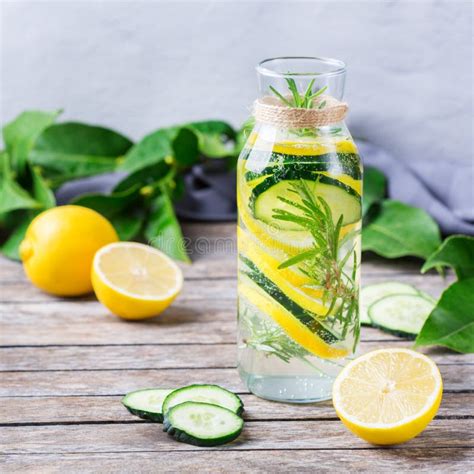 How much fat is in infused water, cucumber rosemary - calories, carbs, nutrition