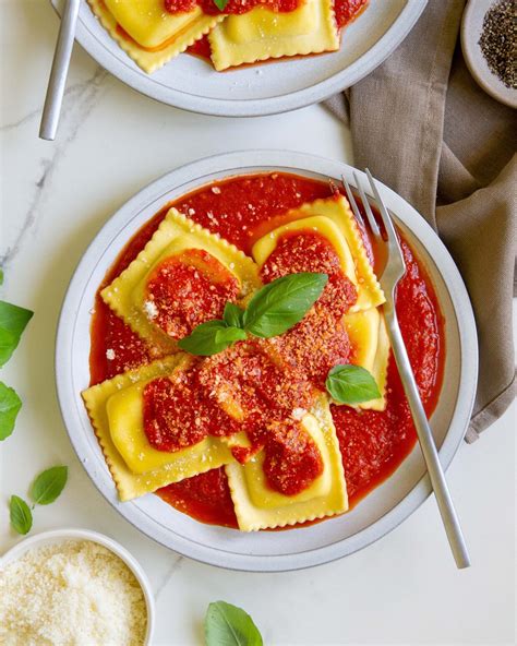 How much fat is in italian cheese ravioli - calories, carbs, nutrition