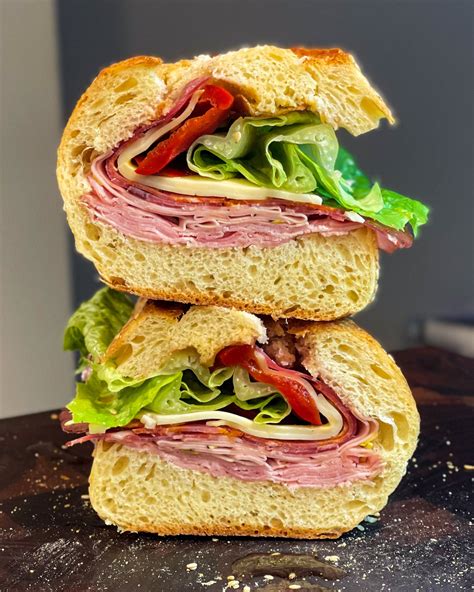 How much fat is in italian combo sandwich - calories, carbs, nutrition