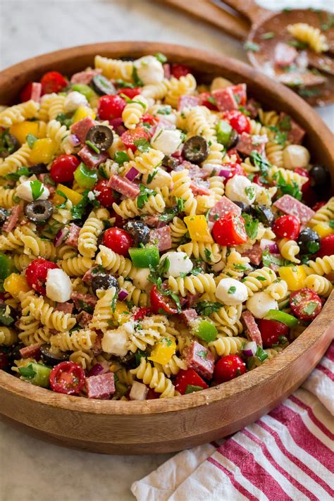 How much fat is in italian pasta salad - calories, carbs, nutrition