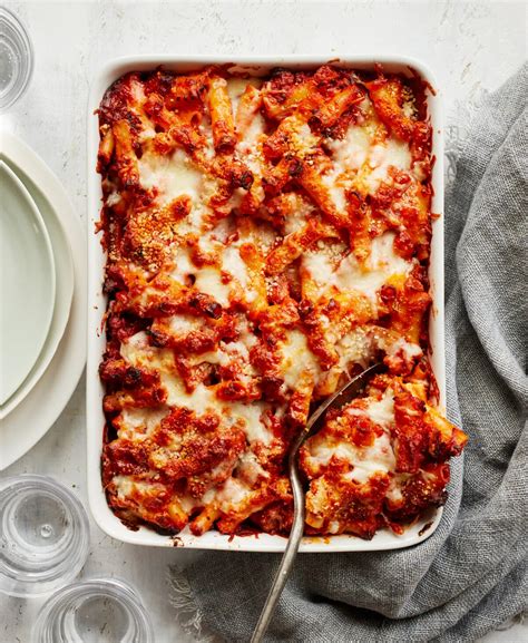 How much fat is in italian sausage ziti bake - calories, carbs, nutrition