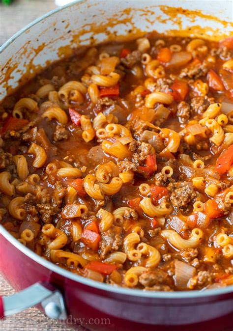 How much fat is in italian style beef pasta - calories, carbs, nutrition