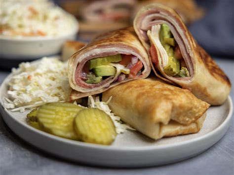 How much fat is in italian-style wrap withcole slaw - calories, carbs, nutrition