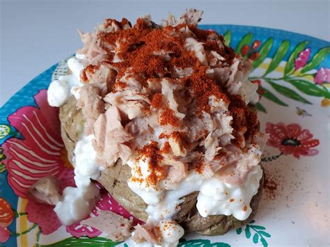 How much fat is in jacket potato with turkey provencale - calories, carbs, nutrition