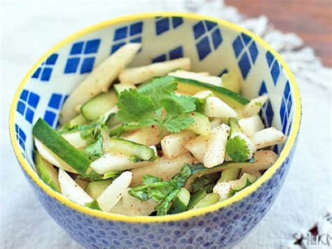 How much fat is in jicama salad - calories, carbs, nutrition