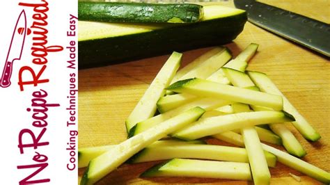 How much fat is in julienne zucchini - calories, carbs, nutrition