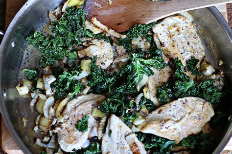 How much fat is in kale, fennel and chicken salad - calories, carbs, nutrition