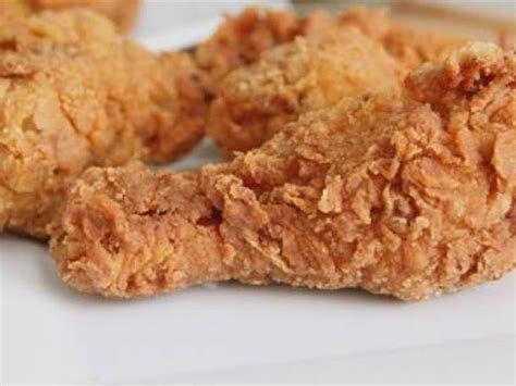 How much fat is in kfc, fried chicken, extra crispy, wing, meat and skin with breading - calories, carbs, nutrition