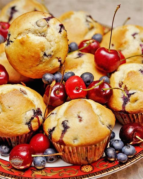 How much fat is in kids fruit muffin - calories, carbs, nutrition