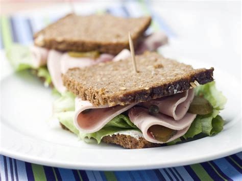 How much fat is in kids ham sandwich - calories, carbs, nutrition