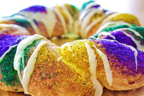 How much fat is in king cake - calories, carbs, nutrition