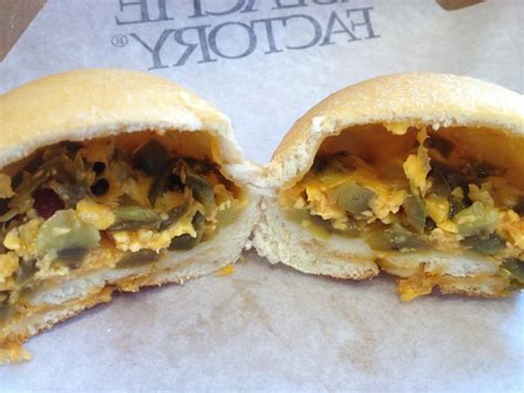 How much fat is in kolaches - calories, carbs, nutrition