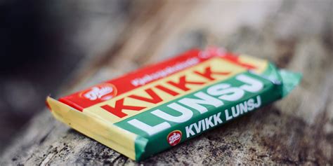 How much fat is in kvikk lunsj - calories, carbs, nutrition