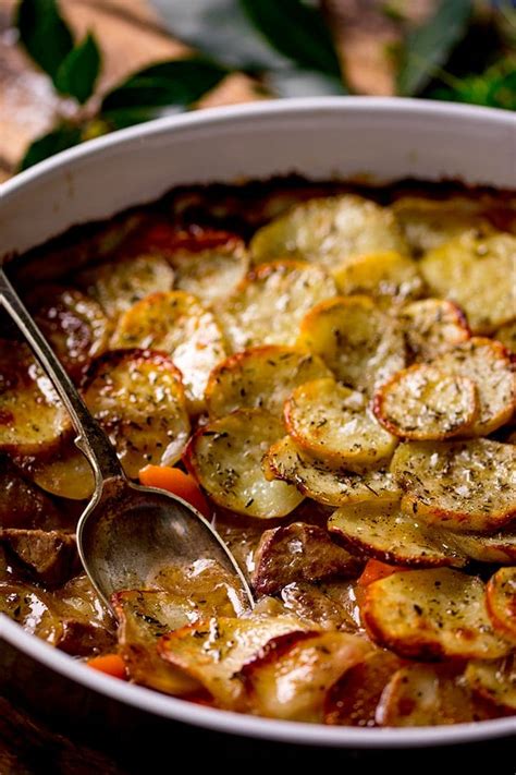 How much fat is in lancashire hotpot - calories, carbs, nutrition