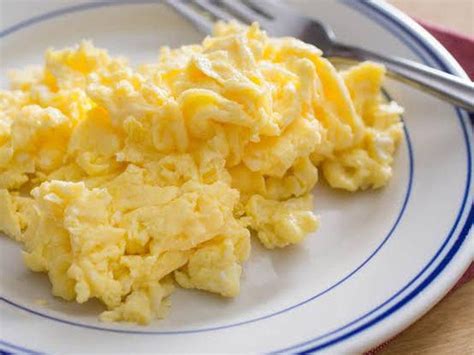 How much fat is in large egg scrambled in the shell - calories, carbs, nutrition