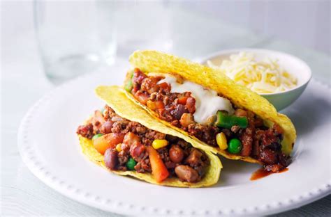 How much fat is in large mexican chilli taco - calories, carbs, nutrition
