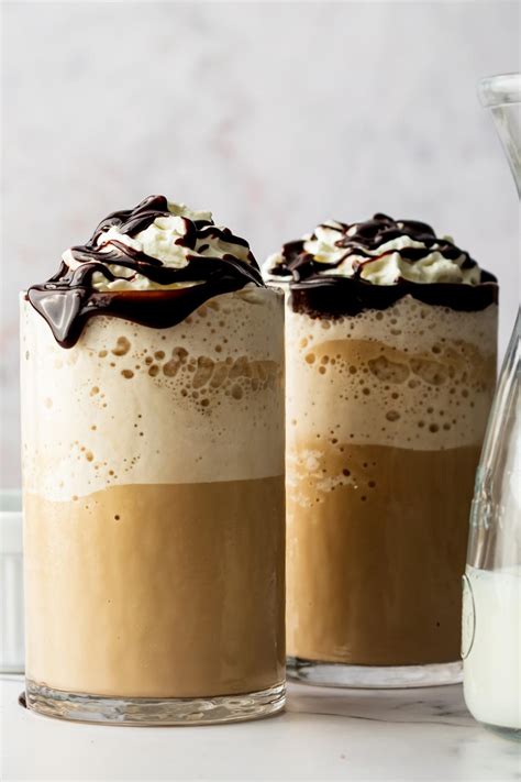 How much fat is in large mocha frappe - calories, carbs, nutrition