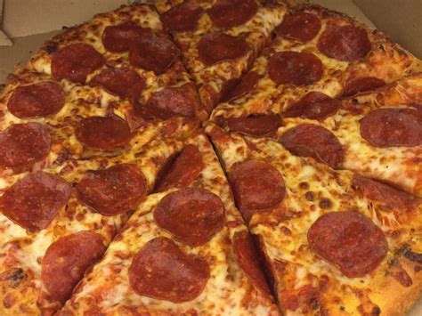 How much fat is in large pepperoni delite - calories, carbs, nutrition